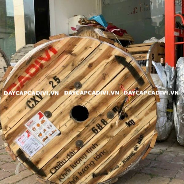 Dây cáp CXV 25 CADIVI 0,6/1KV lõi đồng hạ thế