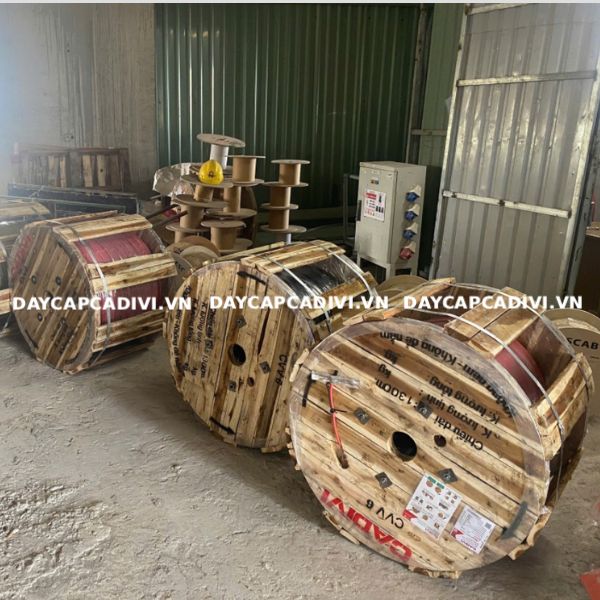 Giao hàng cáp CVV 6mm2 CADIVI