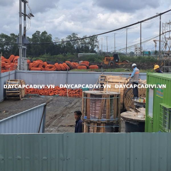 Giao hàng cáp CXV/S/DATA 240mm2 thi công dự án