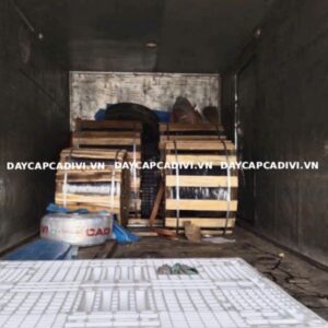 Giao hàng cáp CXV/SE/DSTA 3 lõi CADIVI 24KV