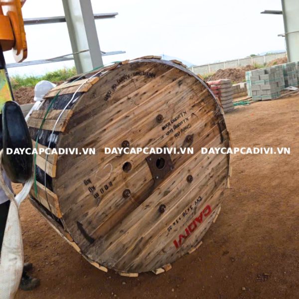 Cáp CVV 3 pha 4 lõi 3x70+1x35 CADIVI 0,6 1KV