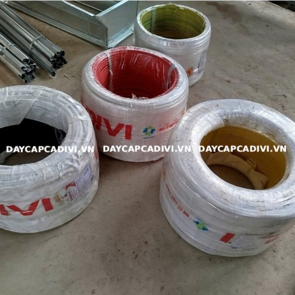 Cáp CVV CADIVI hạ thế 0,6/1KV lõi màu đen, đỏ, vàng xanh