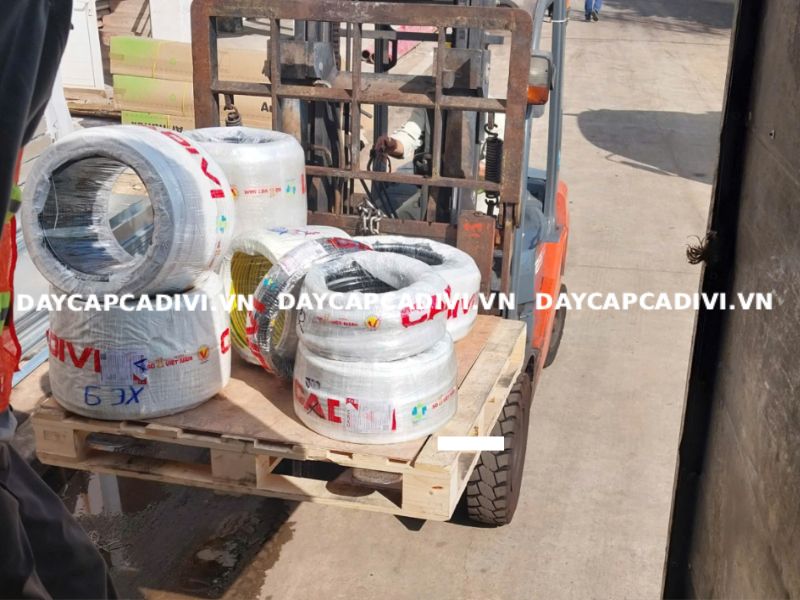 Giao hàng cáp CADIVI dự án Bình Dương