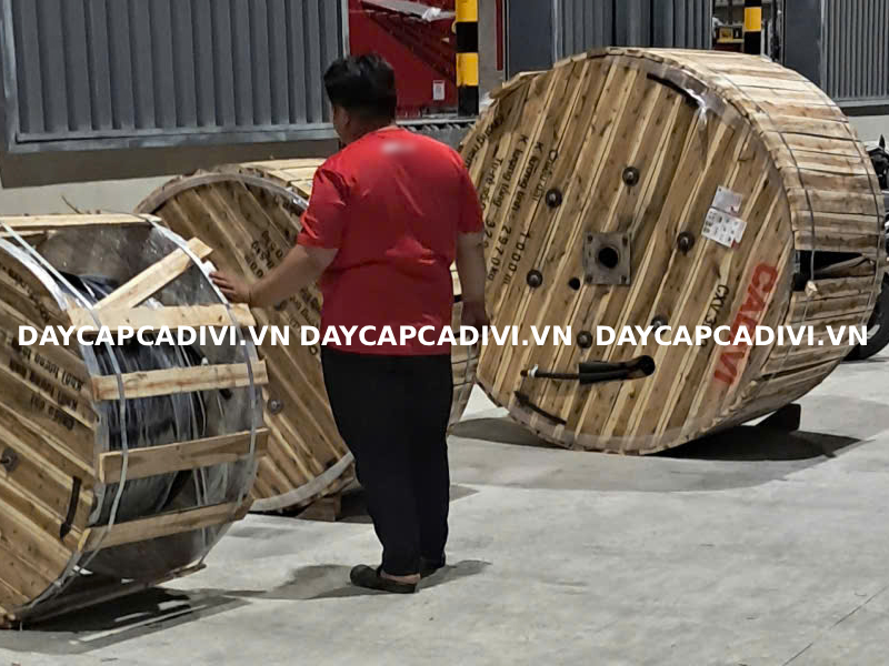 Giao hàng cáp CXV-300 CADIVI hạ thế 0,6/1KV số lượng lớn, giá tốt, giao nhanh