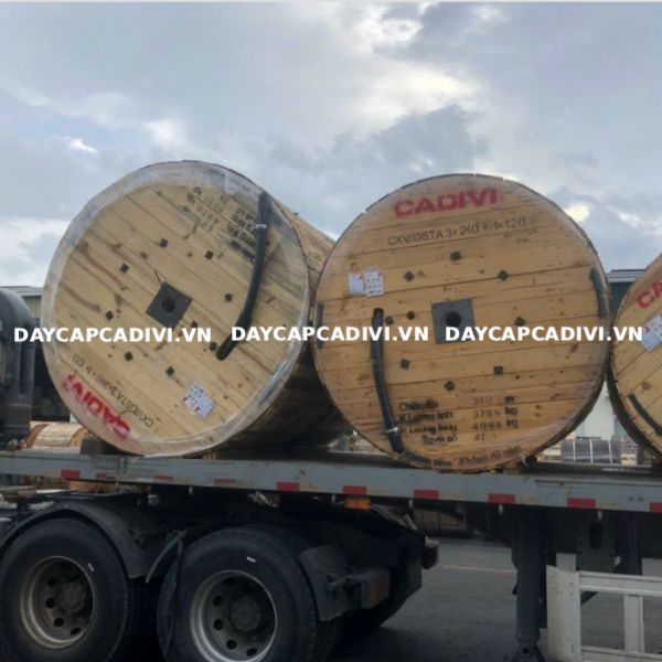 Giao hàng cáp CXV/DSTA 4 lõi (3 pha 1 trung tính)