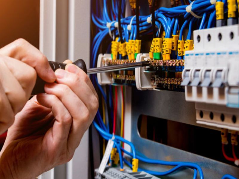 Lắp điện dây điện CADIVI cho hệ thống chiếu sáng