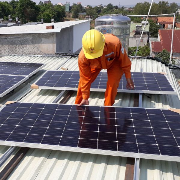 Lợi ích khi thi công điện mặt trời áp mái