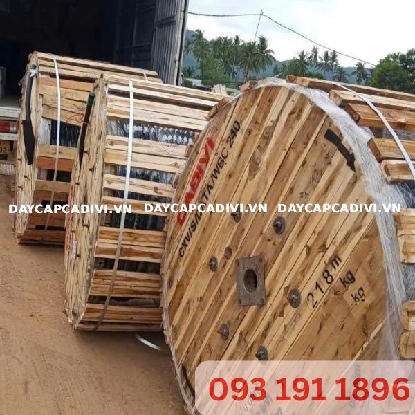 Daycapcadivi giao hàng dây cáp CADIVI chính hãng số lượng lớn cuộn cáp kích thước lớn