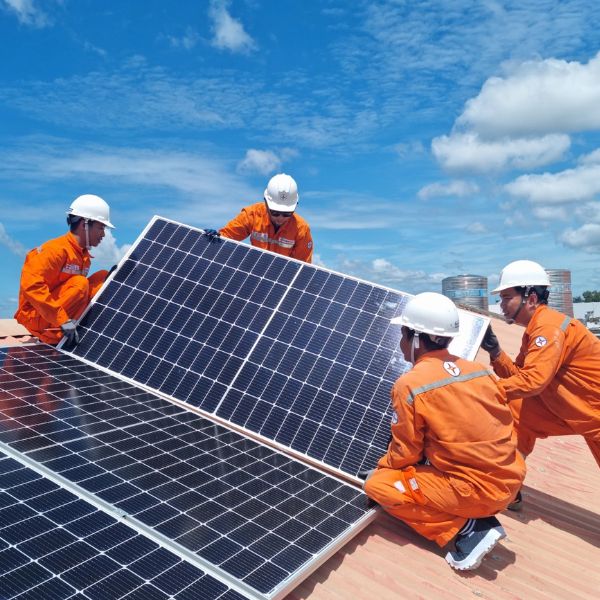 Điện năng lượng mặt trời là gì? Lợi ích và chi phí lắp đặt