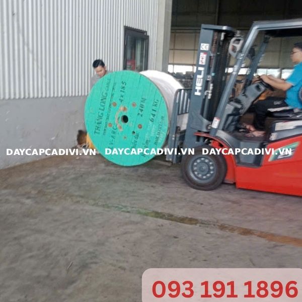 Cẩu hàng cáp LV ABC 4x185 Thăng Long cấp hàng thi công nhà xưởng